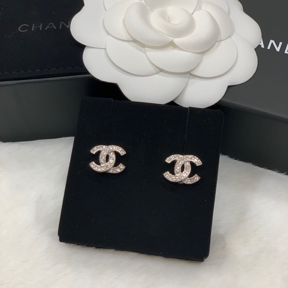 ♡ CHANEL Timeless CC Crystal Stud Earrings ♡